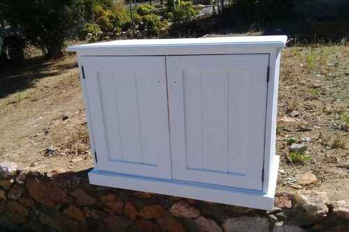 Painted pallet tv stand